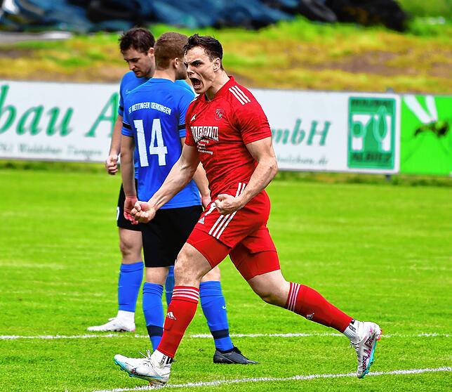 Erlösung: Tim Siegin bejubelt seinen Treffer zum 1:1-Ausgleich beim 2:2 des VfR Bad Bellingen bei der SG Mettingen/Krenkingen.