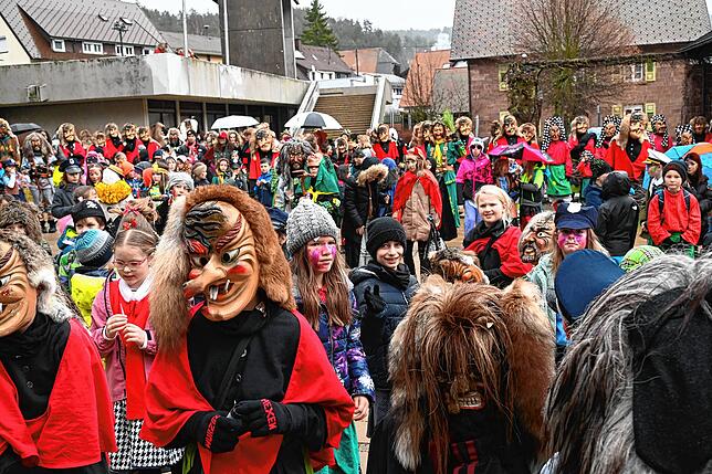 Bild 6: Hier sind die besten Bilder vom Rathaussturm in Tennenbronn und der Schulfasnet