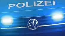 Bild : Erst Schaden angerichtet, dann weggefahren &ndash; Polizei sucht nach zwei Unfallflüchtigen