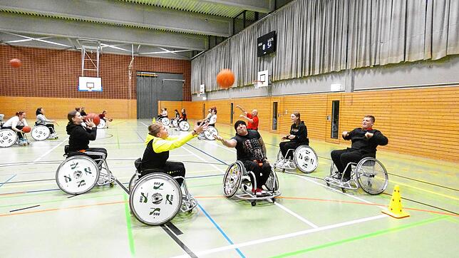 Bild 6: Wie funktioniert eigentlich Rollstuhlbasketball? Das zeigt Roland Blanke in Jestetten (mit Videos)