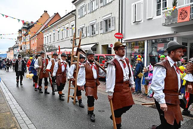 Bild 12: Erst als Pappfigur, dann live: Alle Bilder vom Tag mit Karl Lauterbach in Stockach