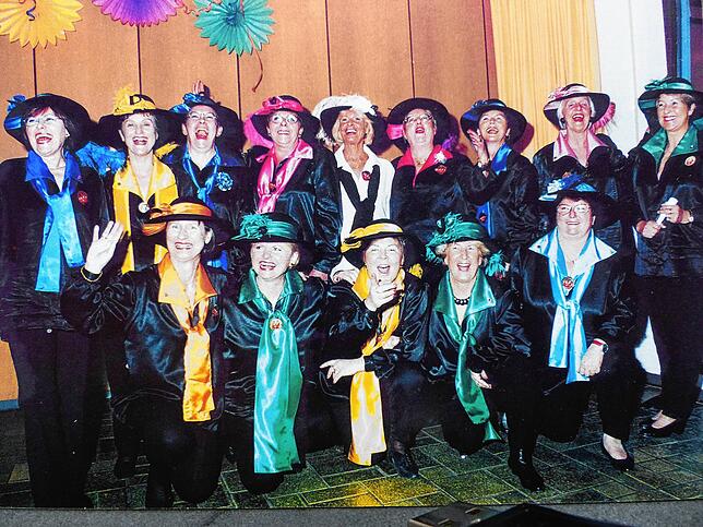 „Alte Garde wieder jung!“ hieß das Motto zu 40 Jahren Schlossgarde Markdorf. Das feierten die Ehemaligen 1999. Die erste von ...