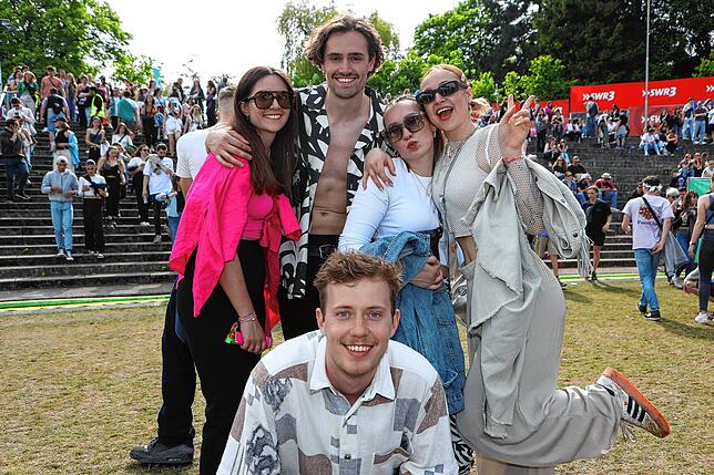Bild 2: Gute Laune und ein volles Stadion beim zweiten Tag des Campus-Festivals 2023