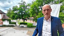 Auch Bürgermeister Jonathan Berggötz, hier im Juli 2024, sind in machen Dingen die Hände gebunden. Bild: Nathalie Göbel