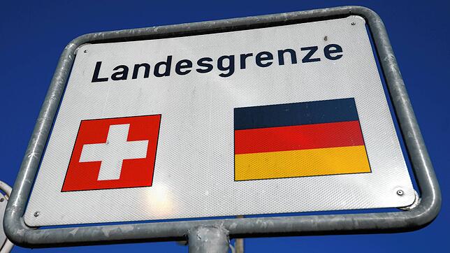 Zum Impfen in die Schweiz? Als Grenzgänger möglich, unter bestimmten Voraussetzungen werden dafür auch die Kosten übernommen.