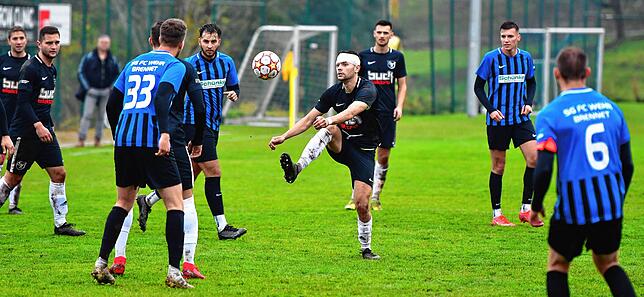 Bild 5: SV Buch besiegt die SG FC Wehr/Brennet in der Nachspielzeit mit 2:1 &ndash; und wir haben die Bilder!
