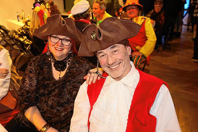 Bild 17: Bitte Platz nehmen! Kurz vor der Live-Übertragung der Konstanzer Fasnacht füllen sich die Reihen