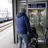 Endlich! Auf diesen Aufzug am Konstanzer Hauptbahnhof haben Familien und Rollstuhlfahrer jahrelang gewartet. Nun sind auch die Gleise 2 ...