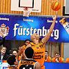 Anfang Januar zogen Kevin Bryant (am Ball) und seine Schwenninger Teamkollegen im Heimspiel gegen Rostock den Kürzeren. Nun treffen die ...