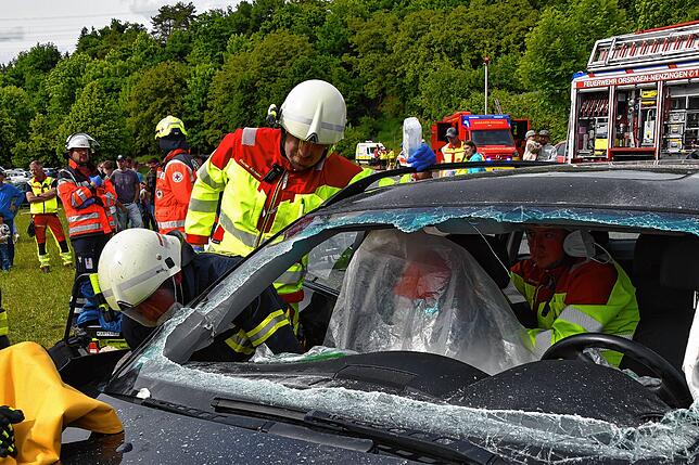 Bild 13: Bilder der Abschlussübung einer Blaulichtorganisationenübergreifenden Fortbildung