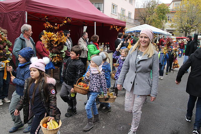 Bild 2: Viel los am Kilbigmontag in Bräunlingen