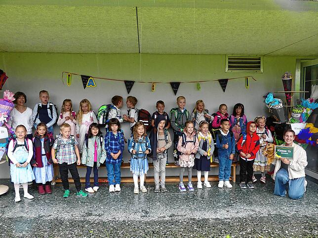 22 Kinder besuchen die Klasse 1b der Grundschule Niederhof, Klassenlehrerin ist Jessica Becker.