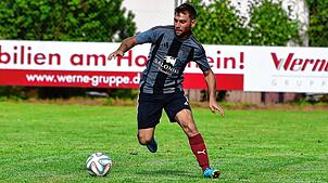Punkt gesichert: Axel Peterhans, gelernter Defensivmann, sicherte dem FC Hochrhein mit seinem Kopfball zum 4:4 gegen den FC Schlüchttal ...