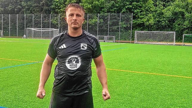 Trainer Florin Tirca setzte sich mit dem Hattinger SV in der Aufstiegsrunde durch und spielt künftig mit seiner Mannschaft in der ...