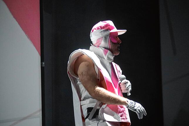 Bild 12: Bilder von Deichkind auf dem Southside 2022