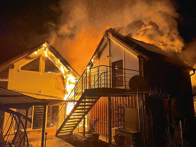 So verheerend sah der Brand nur wenige Minuten nach der Alarmierung gegen 17.50 Uhr aus.