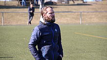 Kam mit seinem Team zu einem glücklichen Sieg am zweiten Landesliga-Spieltag: Neustadts Trainer Florian Heitzmann. Bild: Kaltenbach