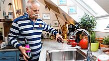Bild : 420 Liter Glühwein hat der Konstanzer Michael Breuninger entsorgt. Ist denn der Mann des Wahnsinns?