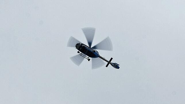 Ein Polizeihubschrauber im Einsatz. Hier ein Symbolbild.