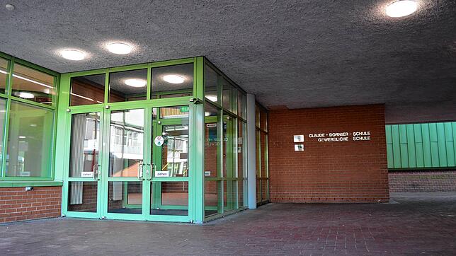 Bild : Friedrichshafen meldet einen weiteren Corona-Fall: Auch ein Schüler der Claude-Dornier-Schule wurde positiv getestet &ndash; damit haben sich zwölf Kinder und drei Erwachsene wegen privater Feier angesteckt