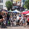 Von der Hitze ließen sich die Besucher nicht aufhalten: Trotz Temperaturen von über 30 Grad war das 45. Altstadtfest in Engen ...