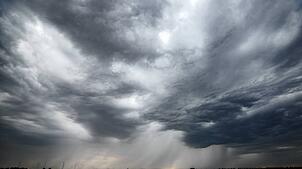 Gewitter, Hagel und Starkregen sind in Baden-Württemberg in den nächsten Tagen möglich. Am Wochenende ist das Wetter deutlich wärmer, ...