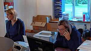 Ausweichräume für die Hausarztpraxis von Andreas Kirsner in der Mühle: Nina Knörle (links) und Lidija Malassa haben sich im ...