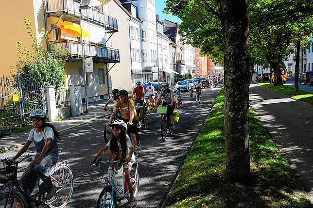 Bild 13: Bilder von der Fahrraddemo in Friedrichshafen