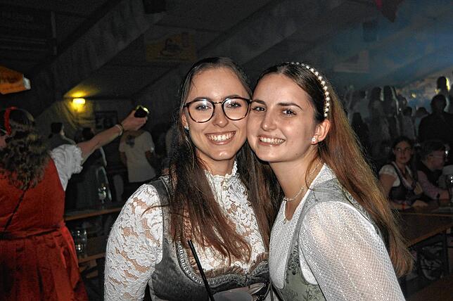 Bild 43: Vollgasstimmung war bei der Dirndl- und Lederhosenparty in Leimbach