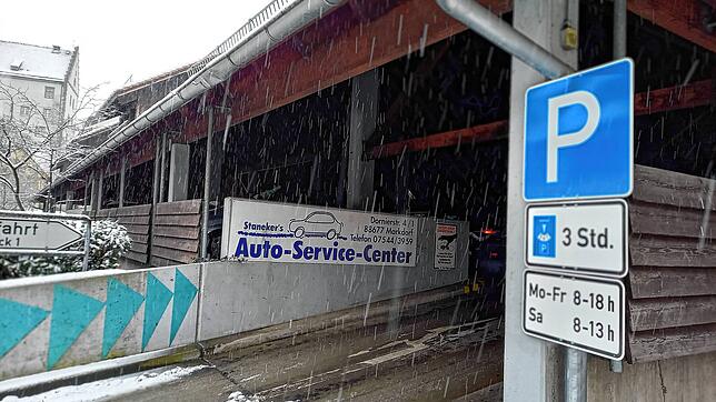 Der Umweltgruppe ist das kostenlose Parken ein Dorn im Auge. Sie fordert ein zügiges Konzept zur Parkraumbewirtschaftung. Dadurch könnte ...