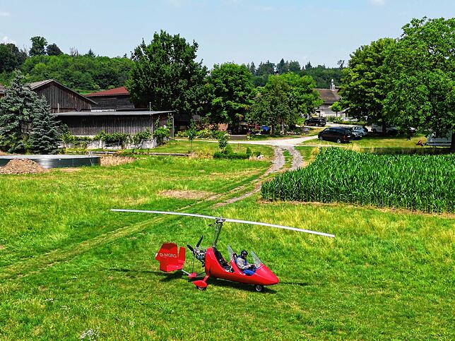 Vor dem Start auf dem Rollfeld des fliegenden Bauern in Überlingen-Bambergen.