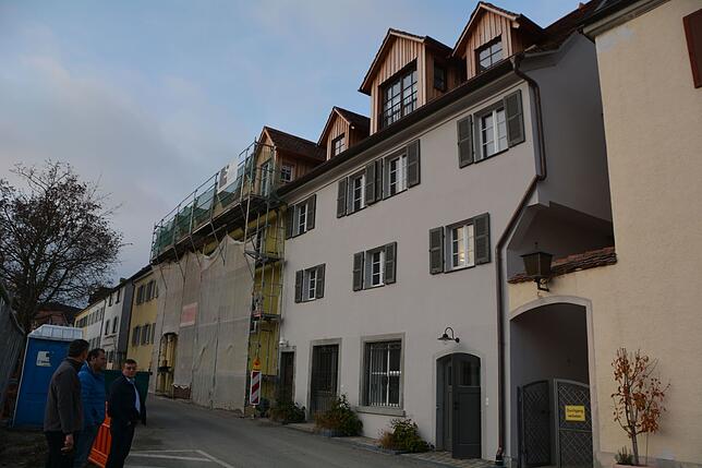 Die Rückseite des sanierten Barockhauses. Derzeit arbeitet das dafür ausgezeichnete Handwerkerteam am Nachbargebäude, das ebenfalls von ...