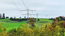Von diesen Masten im Gelände im Bereich Höfe der Gemeinde Mühlingen sind zwei von den Vorprüfungen und einem Ersatzneubau betroffen. ...