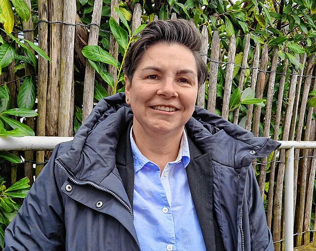Marina Papadimitriou hat sich als Amtsleiterin, unter anderem zuständig für die Bäder, in den Osterferien selbst im Sportbad ein Bild ...