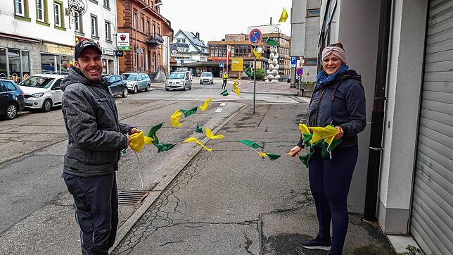 Normalerweise, so wie auf diesem Archivbild aus dem vergangenen Jahr, hängen die Narren aus St. Georgen ihre bunten Spättle in die ...
