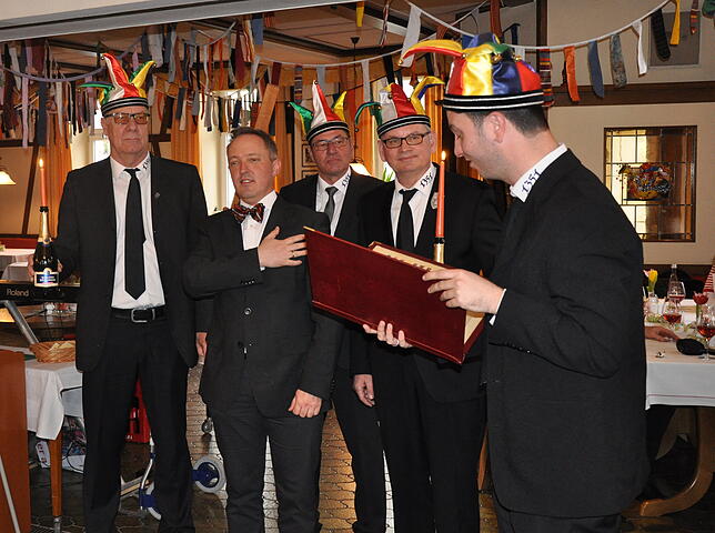 Jörg-Peter Rau, Chefredakteur Lokales des SÜDKURIER, beim Narrenschwur (von links): Martin Bosch, Jörg-Peter Rau, Helmut Lempp, Jürgen ...
