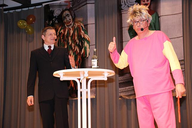 Lustiger Werbespot von &bdquo;Präse&ldquo; Frederic Längle (links) und Durbestecher-Präsident Thomas Deschler.