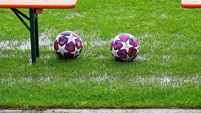Bild : Spannende Duelle und eine Absage wegen Corona in der Fußball-Bezirksliga