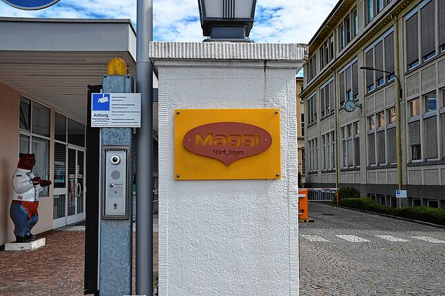 Direkt hinterm Singener Bahnhof findet man eine Lebensmittelproduktionsstätte von Maggi. Dort gibt es diesen Sommer wieder Ferienjobs, ...
