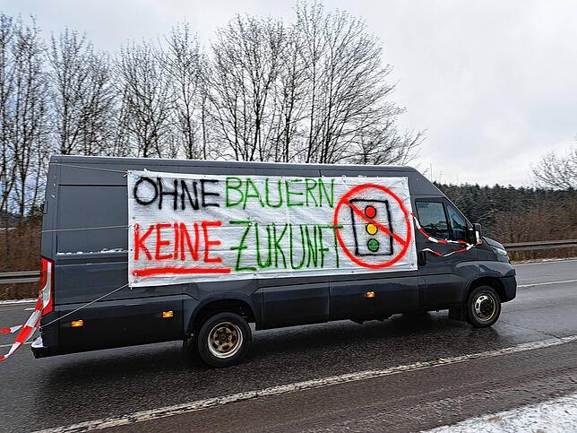 Nicht nur Traktoren nehmen an den Protestfahren teil.