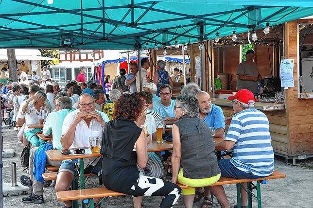 Bild 19: Sonnenstrahlen und Feststimmung in Markdorf