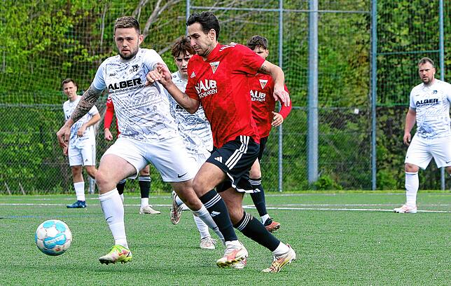 Bild 11: Bildergalerie vom Landesligaduell zwischen FC Überlingen und FV Walbertsweiler-Rengetsweiler