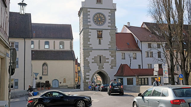 Die Verkehrslage in Überlingen ist seit langem Gesprächsthema. Auf den Straßen kommen sich nicht selten Auto- und Fahrradfahrer in die ...