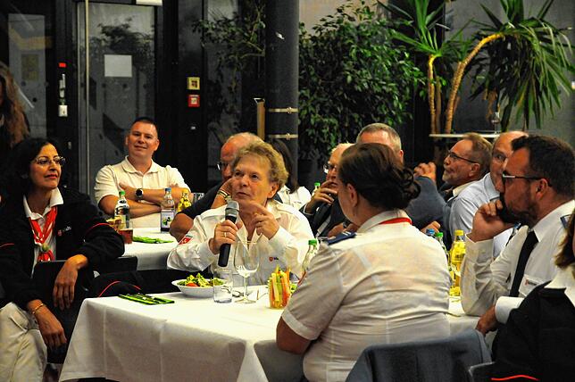 Malteserin Barbara Zimmermann berichtet von ihrem beachtlichen ehrenamtlichen Einsatz.