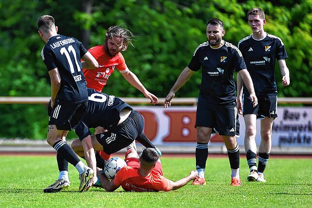 Bild 2: Der SV 08 Laufenburg gewinnt das Derby beim FC Tiengen 08 mit 5:2 – und wir haben Bilder!