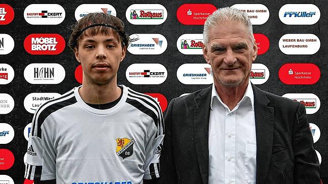 Neuzugang: Vorsitzender Johann Scheible (rechts) Simon Keller aus Hohentengen, der nach langer Verletzungspause vom FC Schaffhausen zum ...