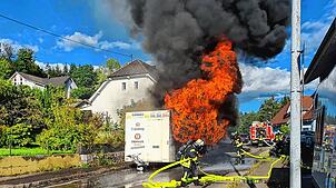 Einsatz für die Feuerwehr Murg: In Niederhof brennt am Montag, 18. August, ein Schankwagen.