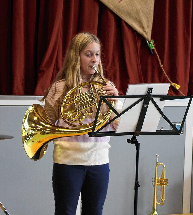 &bdquo;Eine kleine Nachtmusik&ldquo; spielt Amelie wunderbar am Horn.