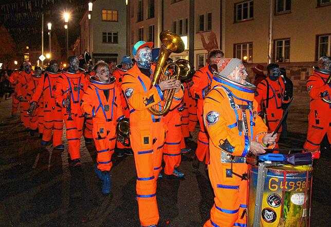 Bild 13: Mitreißende Guggenmusik bestimmte das 20- jährigen Jubiläum der „Brändbach Hupä“ in Bräunlingen.