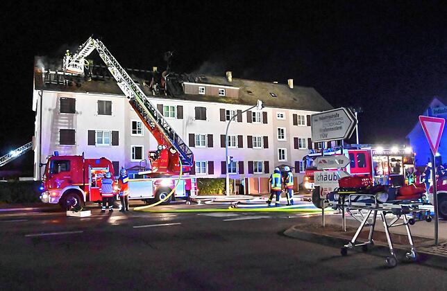 Bild 2: Stockach: Brand in Mehrfamilienhaus in der Radolfzeller Straße - Bilder!